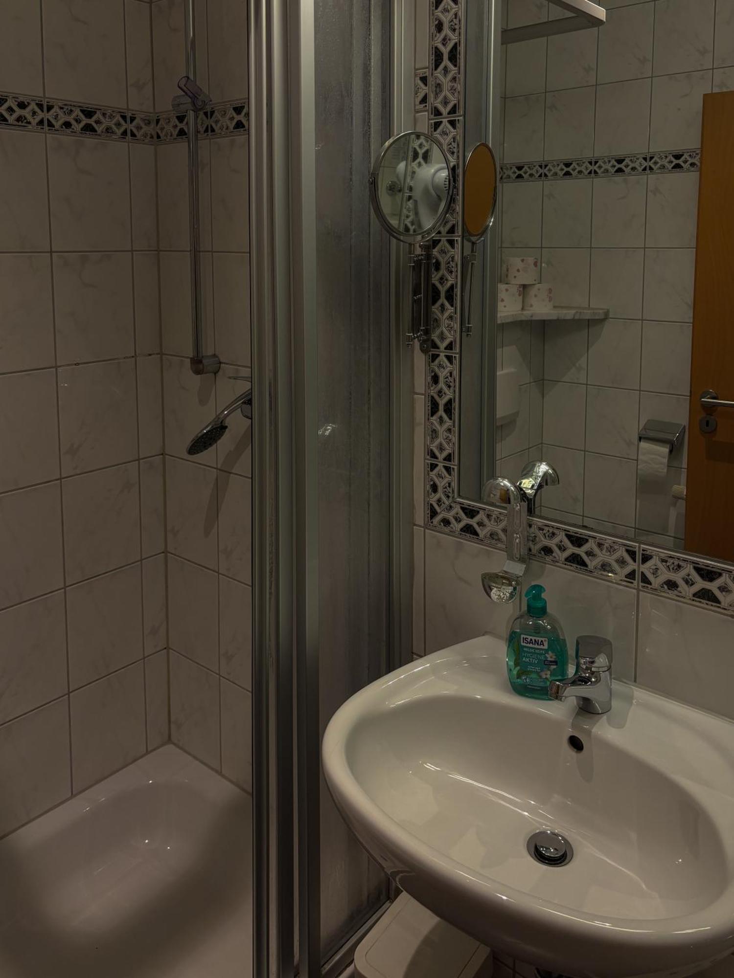 Stadthotel Kolpinghaus - Vier Ecken Werne エクステリア 写真
